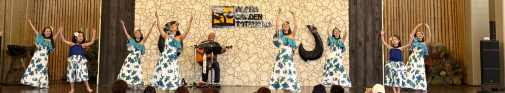 フラサークル　ラウレア　アロハガーデン館山でのステージ風景